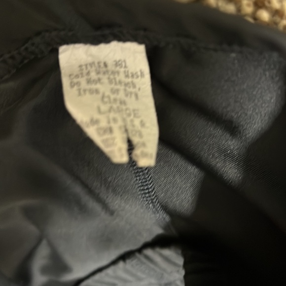 Men’s bellwether cycling shorts size large. With pad in seat and crotch area. - Picture 5 of 5